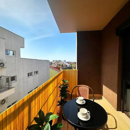 La Playa 1bdr Апартаменты Нэводари